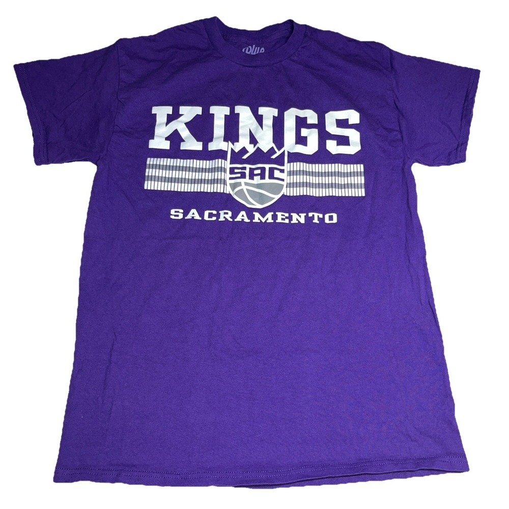 Sacramento Kings Size Medium Tshirt Purple (Blue 84)